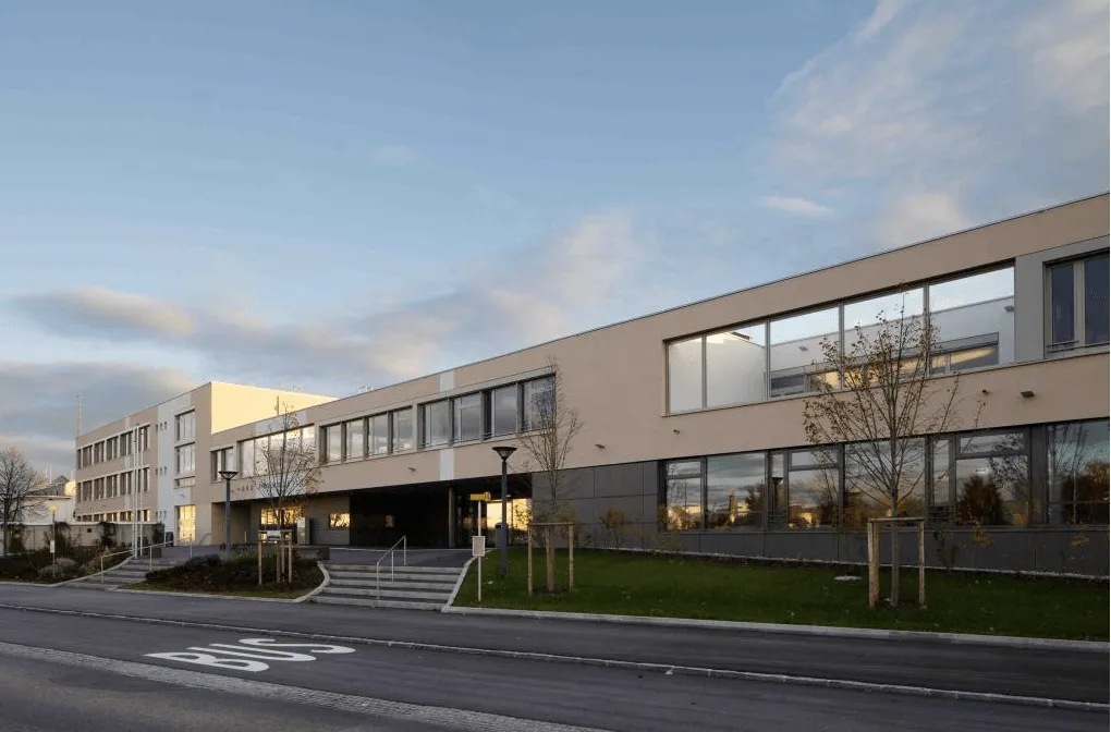 BRG Rechte Kremszeile — HKLS-Planung Bildungsbau, Bild 1