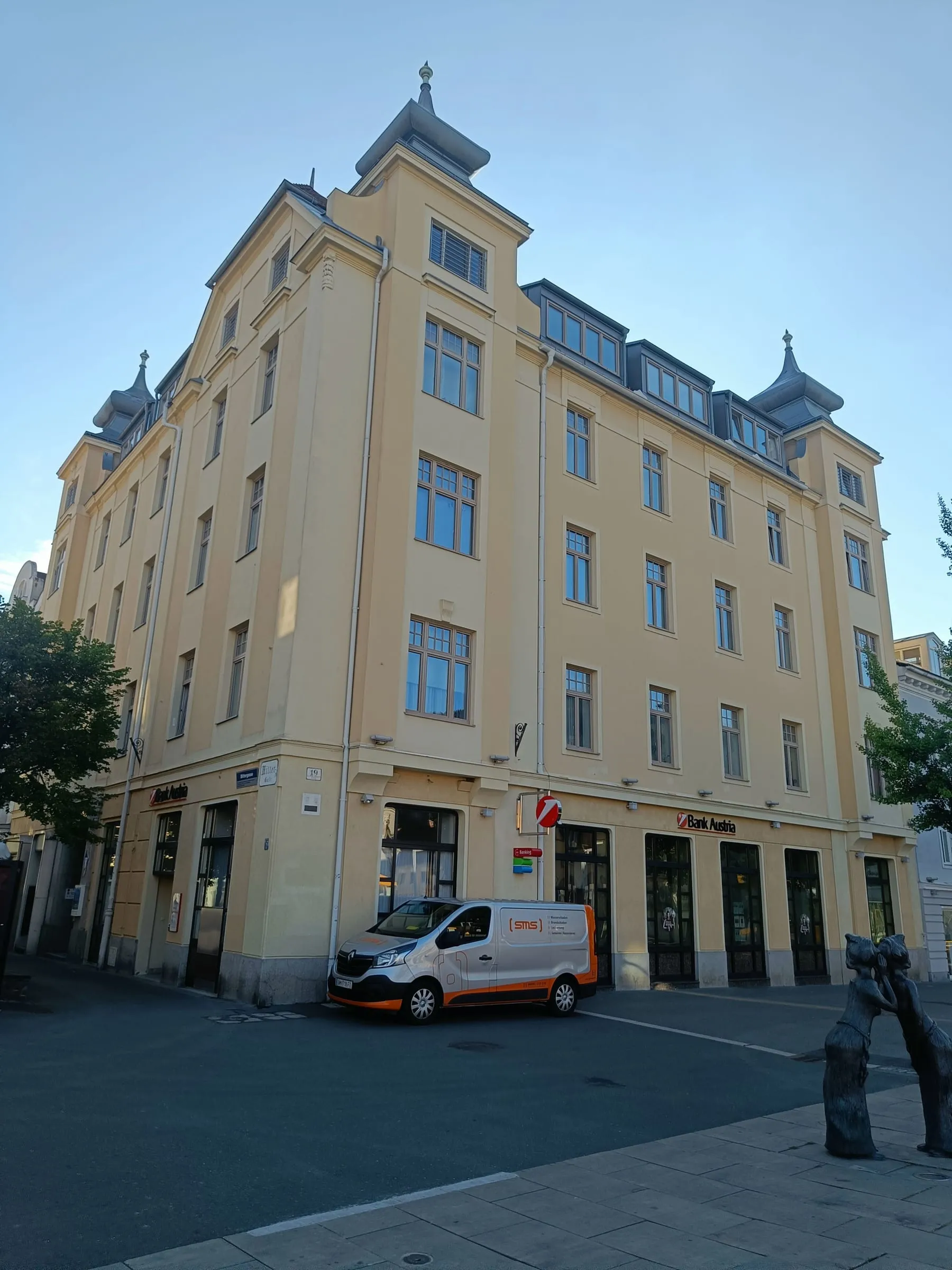Unicredit Bank Austria — HKLS-Planung Energieumstellung, Raus aus Öl & Gas, Bild 3